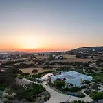 Vila House Of Old Olive Tree *